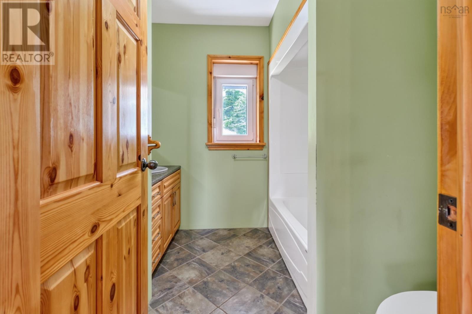 6260 West Bay Road Property Photo 17