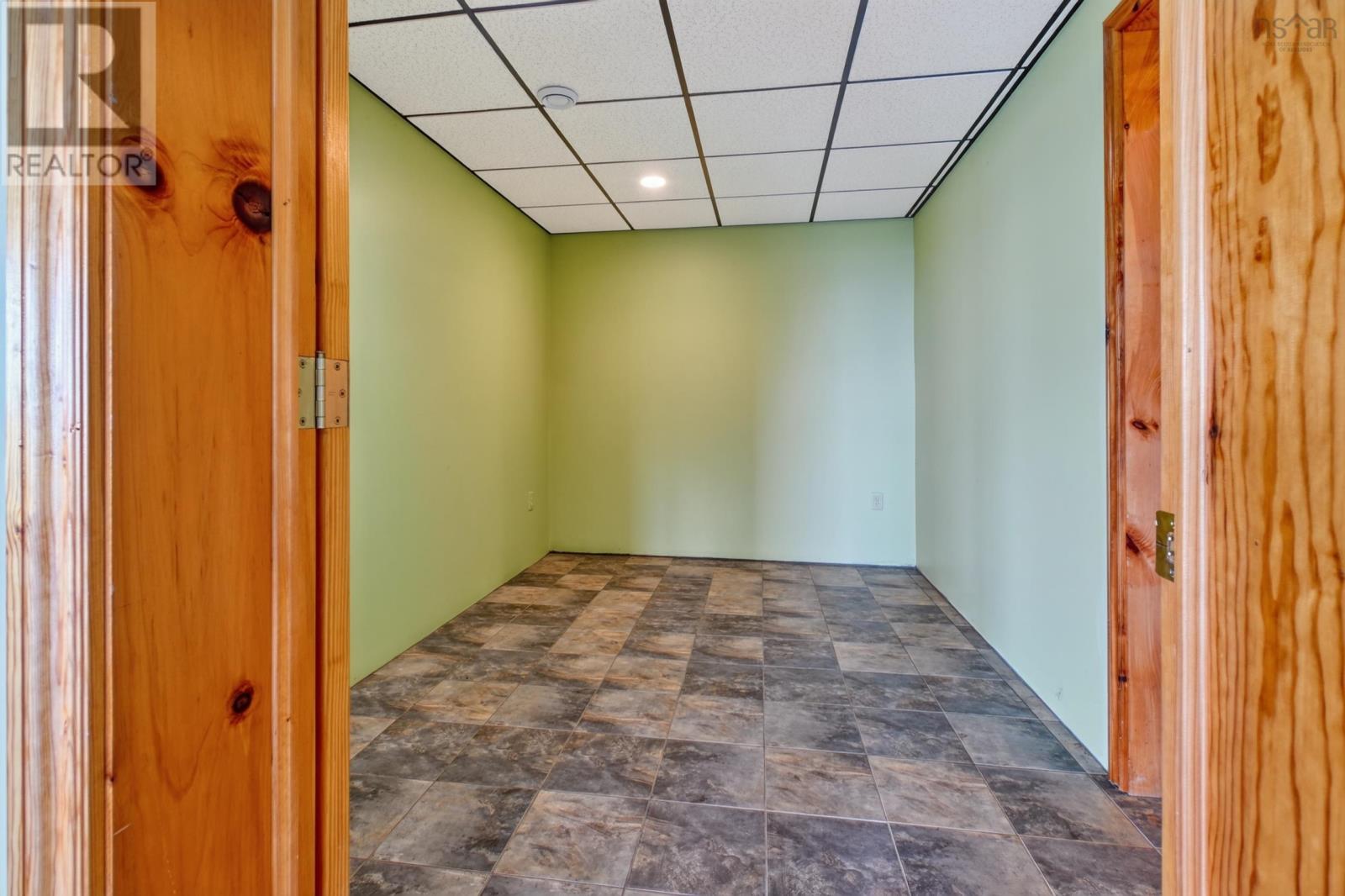 6260 West Bay Road Property Photo 28