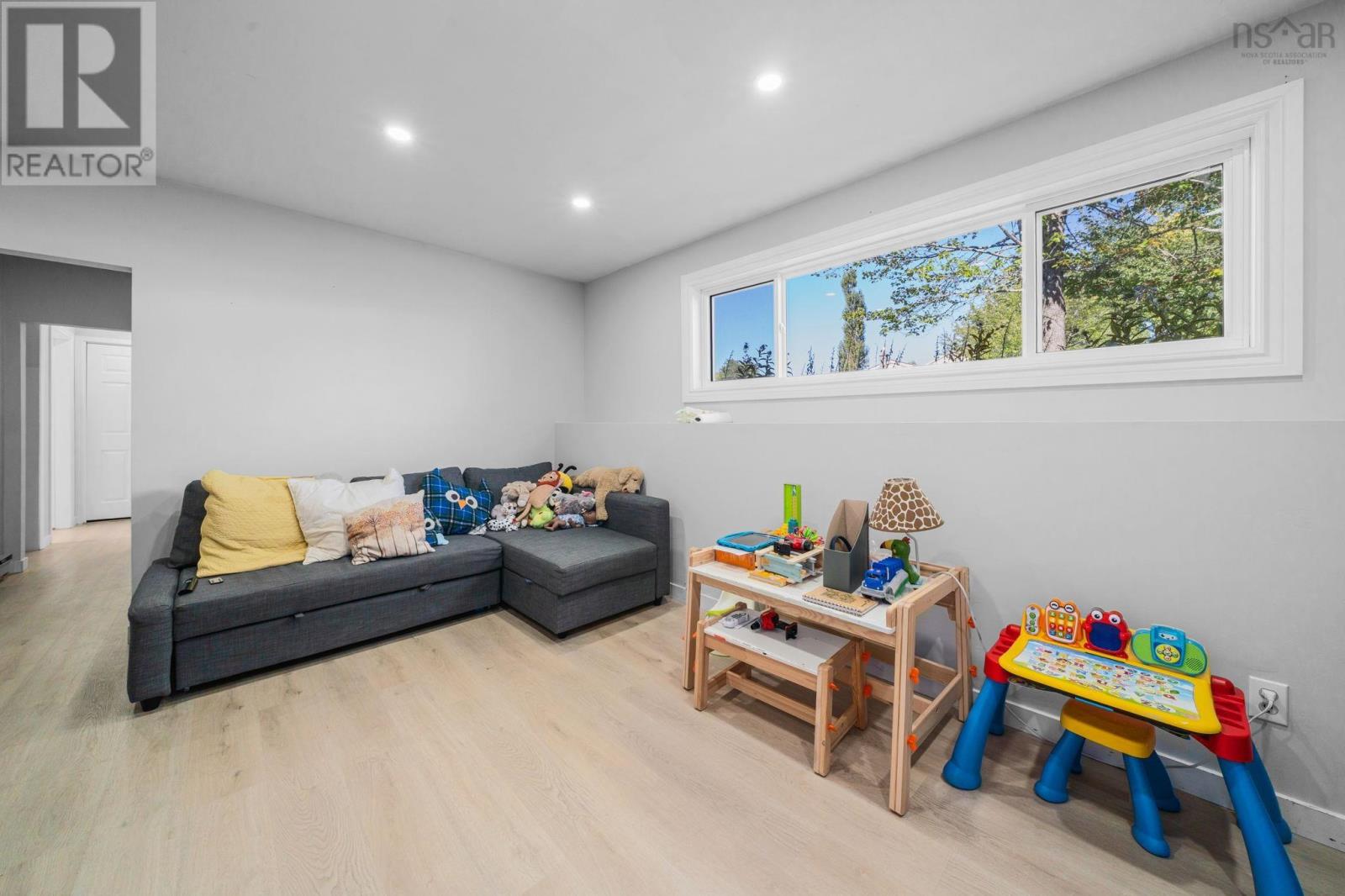 76 Wilmot Street Property Photo 33