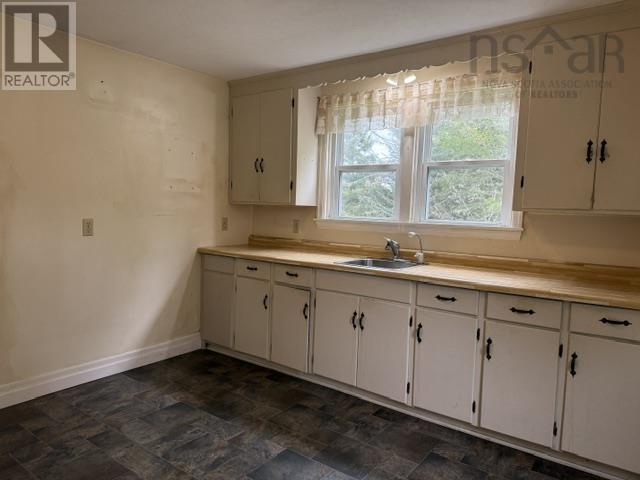 7813 7 Highway Property Photo 3