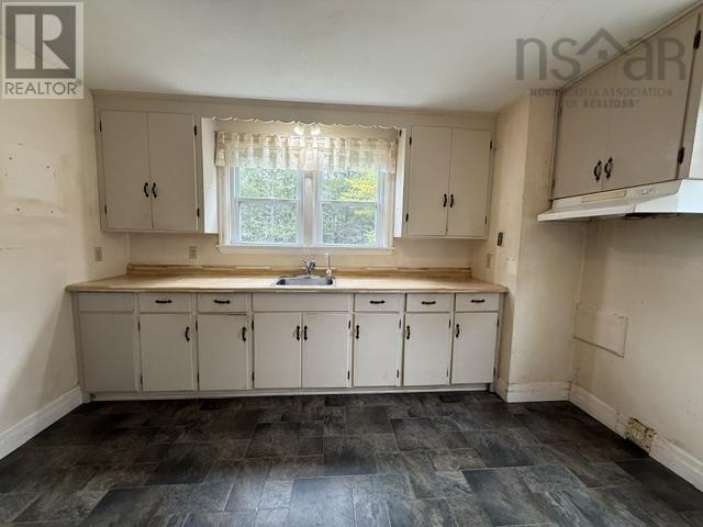 7813 7 Highway Property Photo 4