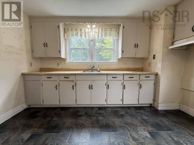 7813 7 Highway Property Photo 5