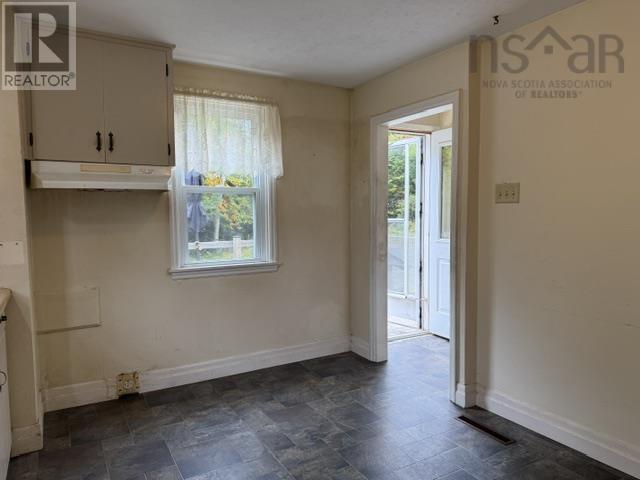 7813 7 Highway Property Photo 9