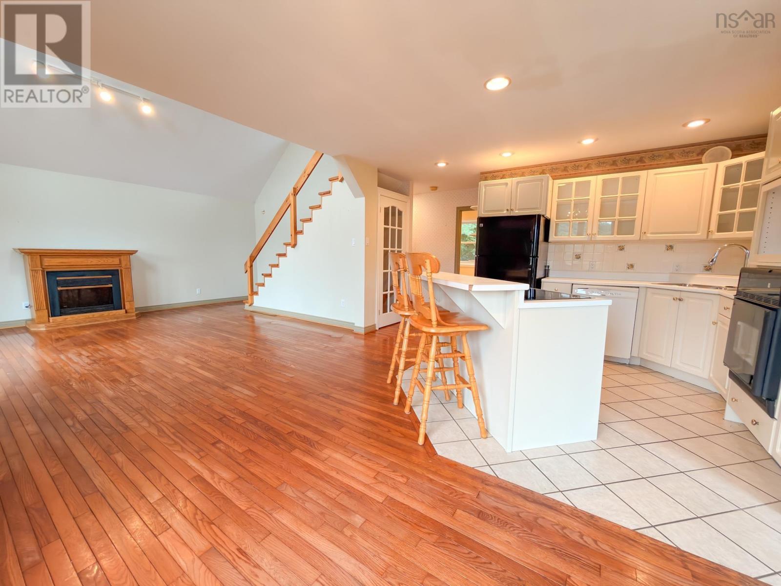 15 River Lane Property Photo 8