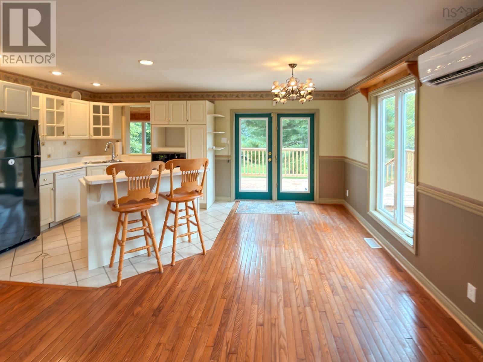 15 River Lane Property Photo 9