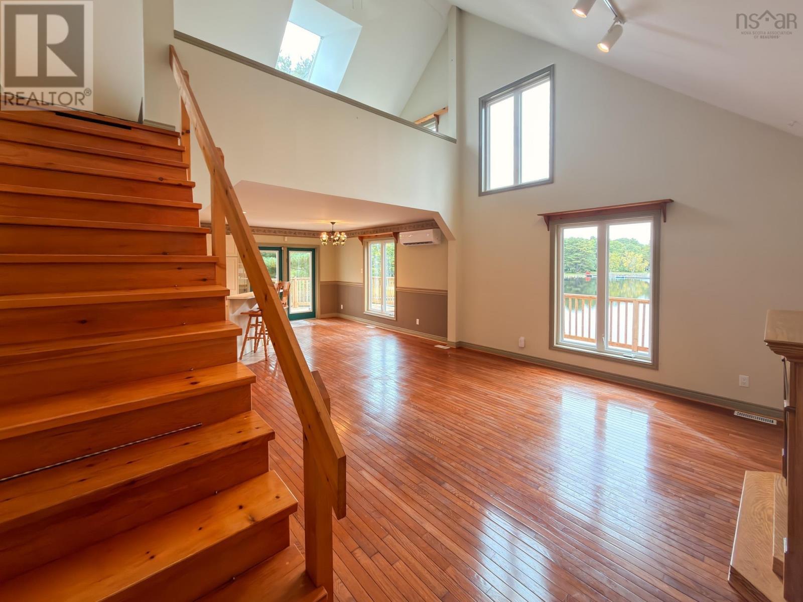 15 River Lane Property Photo 14
