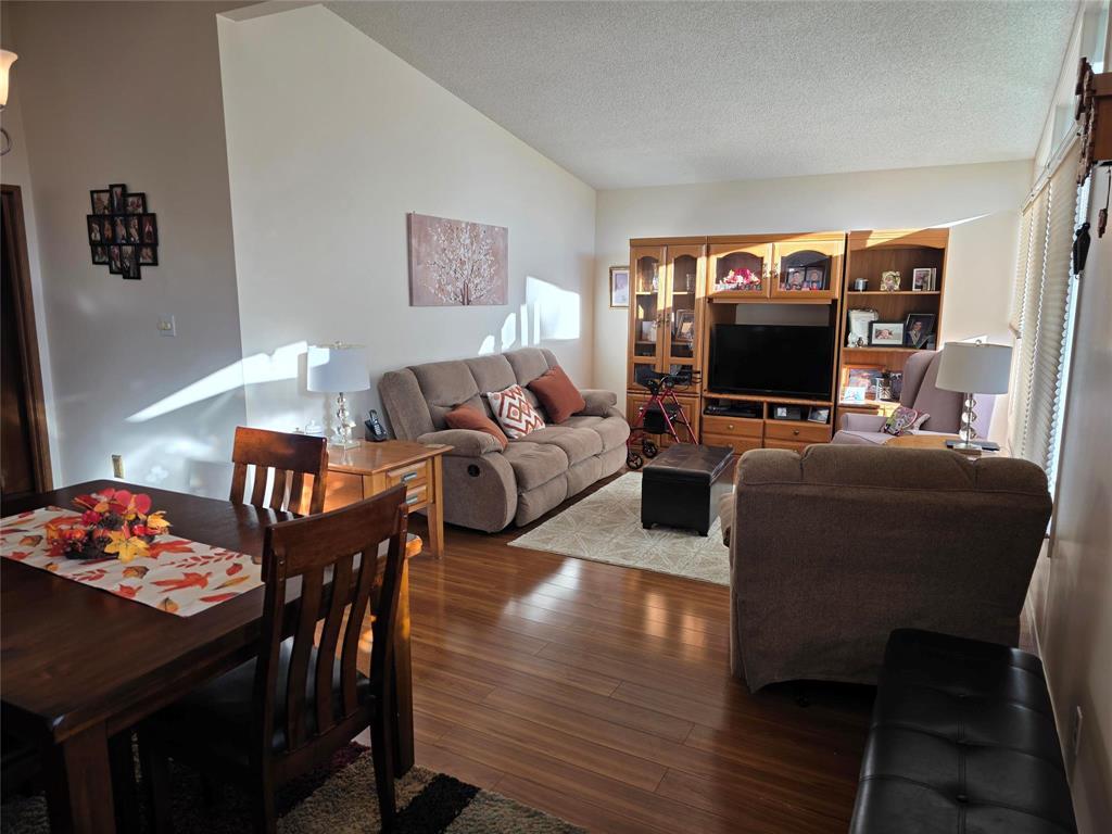60 Laverendrye Crescent Property Photo 8