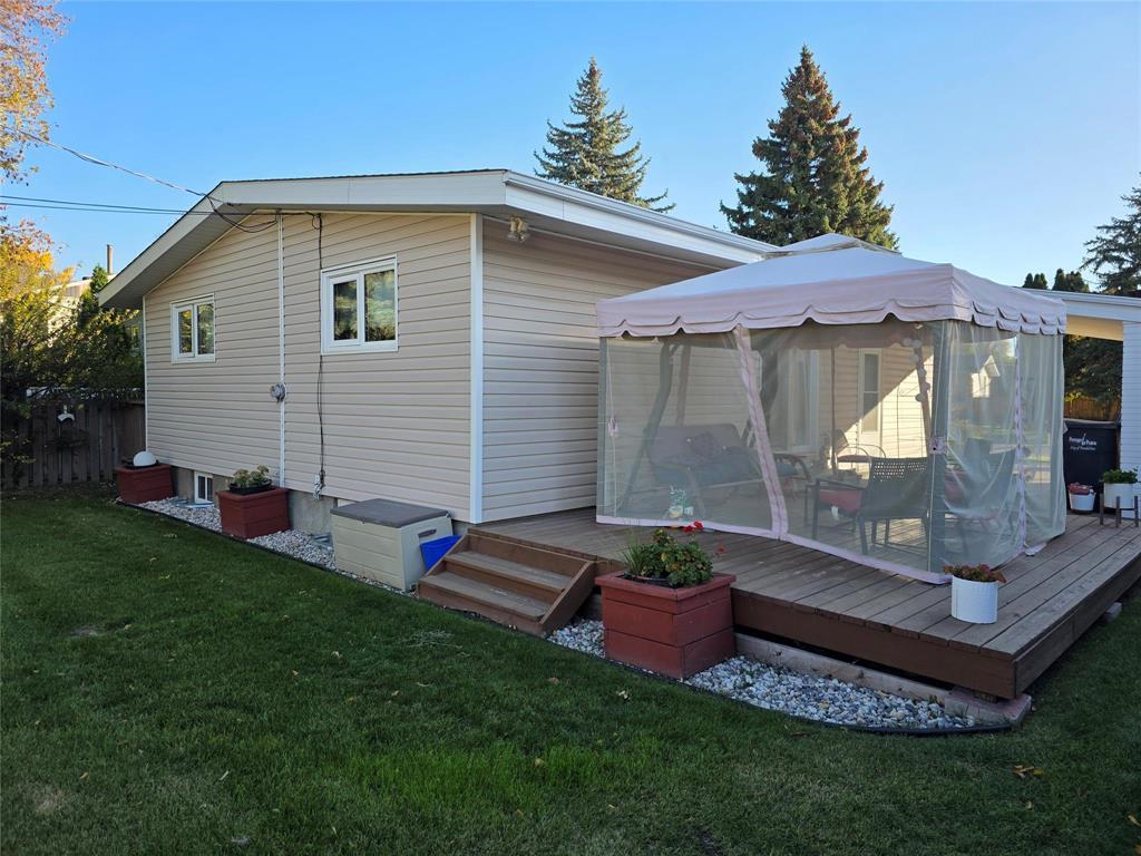60 Laverendrye Crescent Property Photo 22