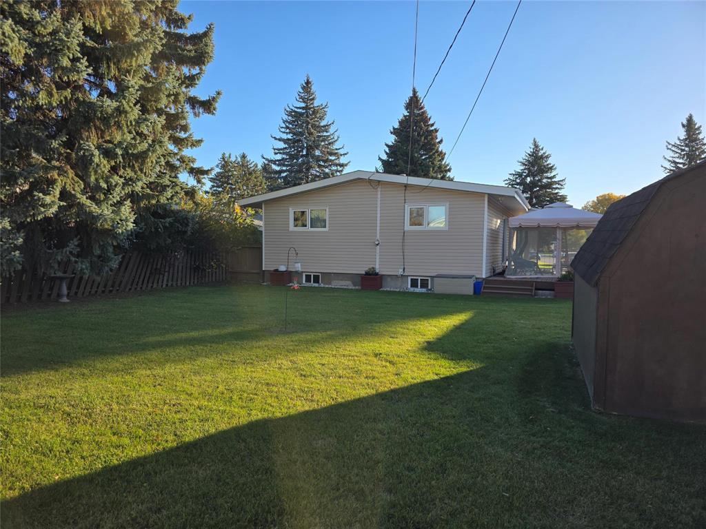 60 Laverendrye Crescent Property Photo 23