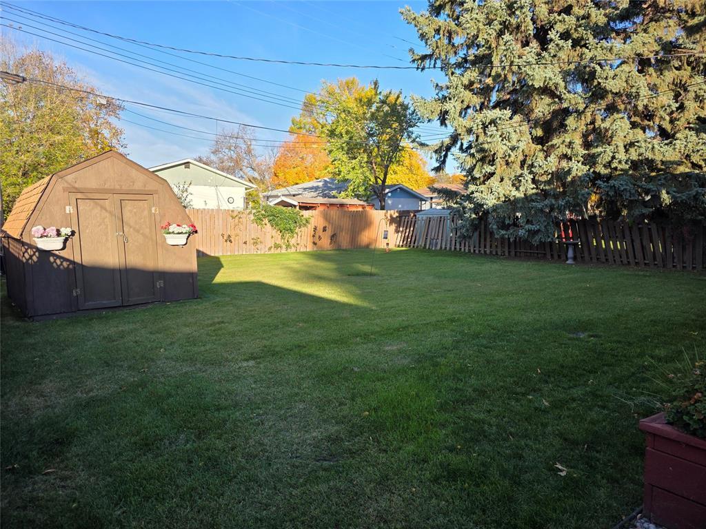 60 Laverendrye Crescent Property Photo 24