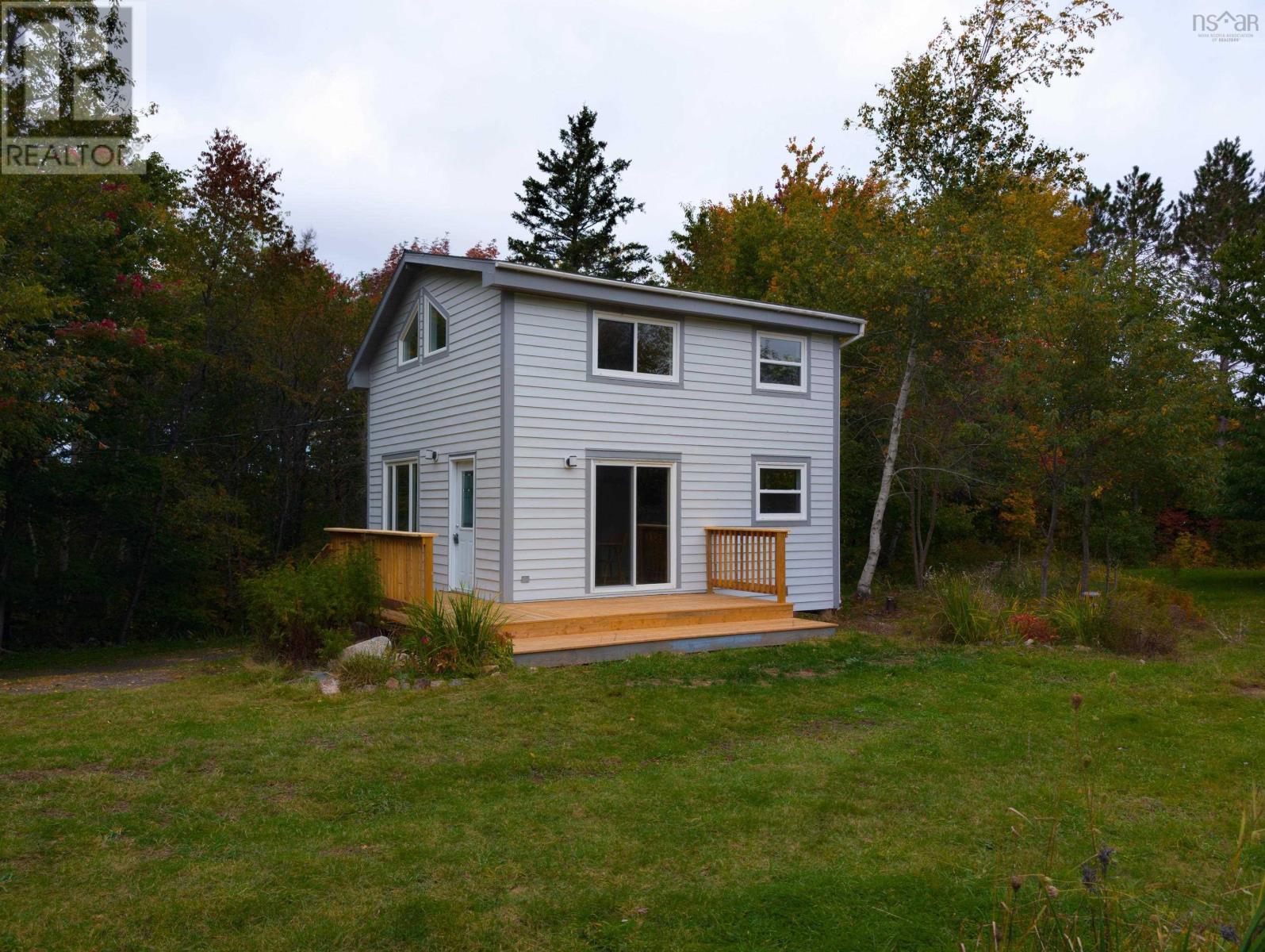 6220 Sissiboo Road Property Photo 8
