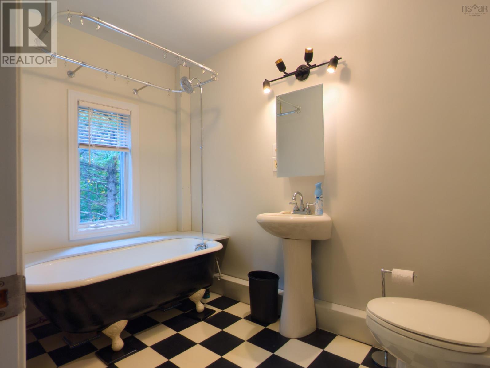 6220 Sissiboo Road Property Photo 26