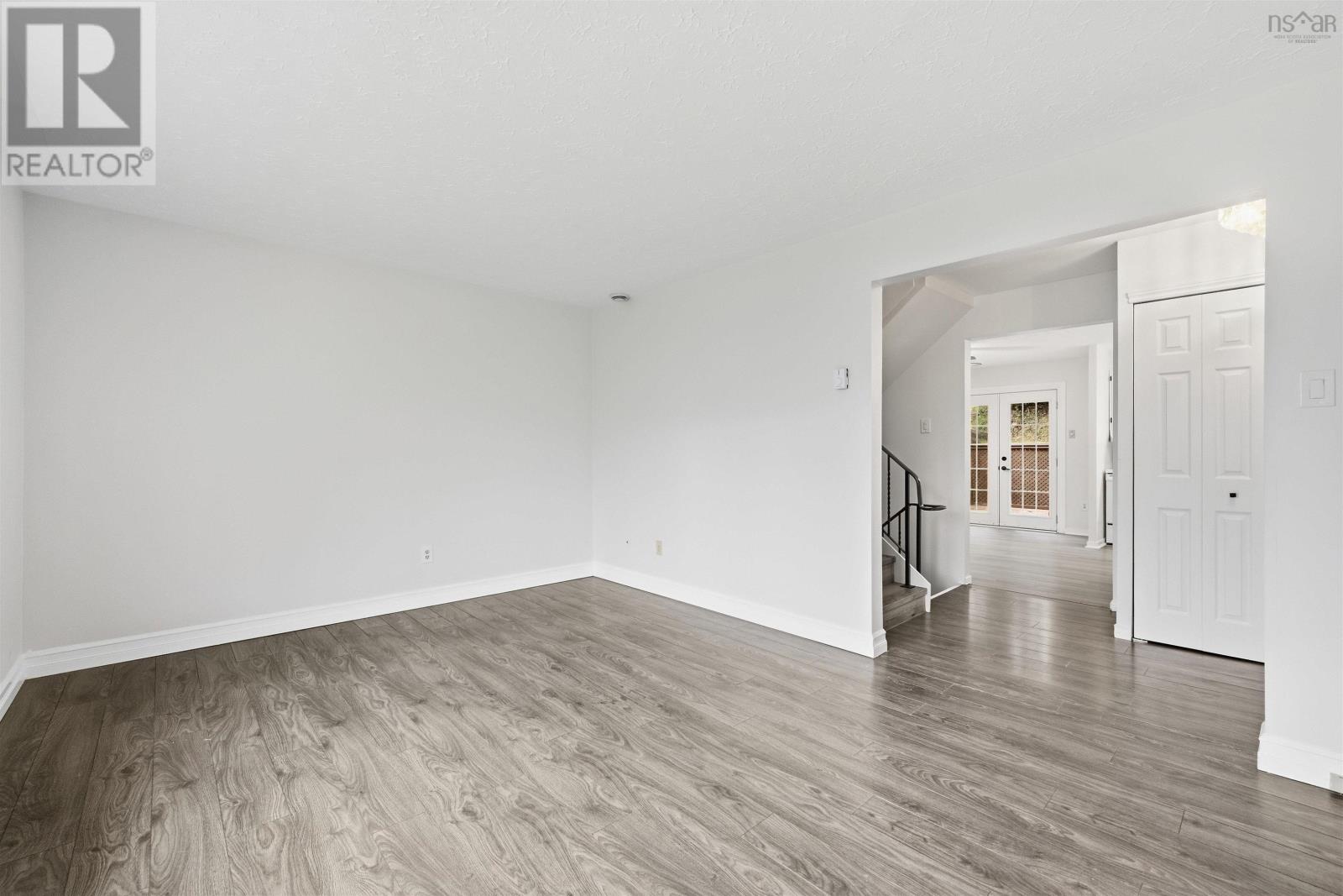 48 Regal Road Property Photo 7
