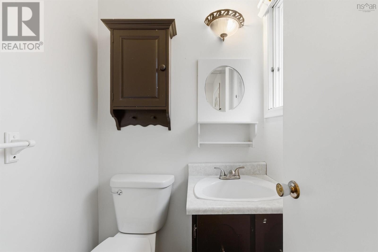 48 Regal Road Property Photo 10
