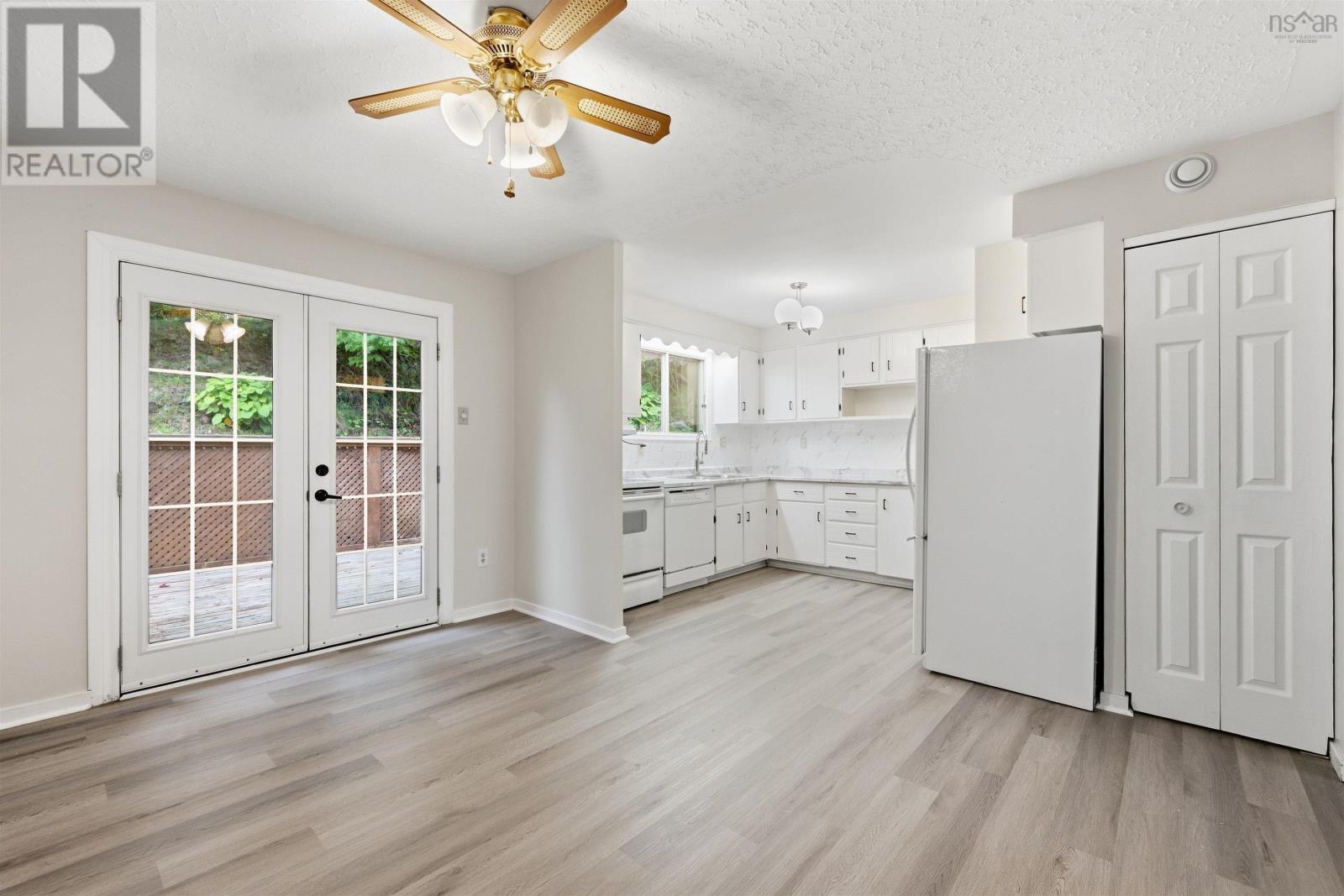 48 Regal Road Property Photo 13