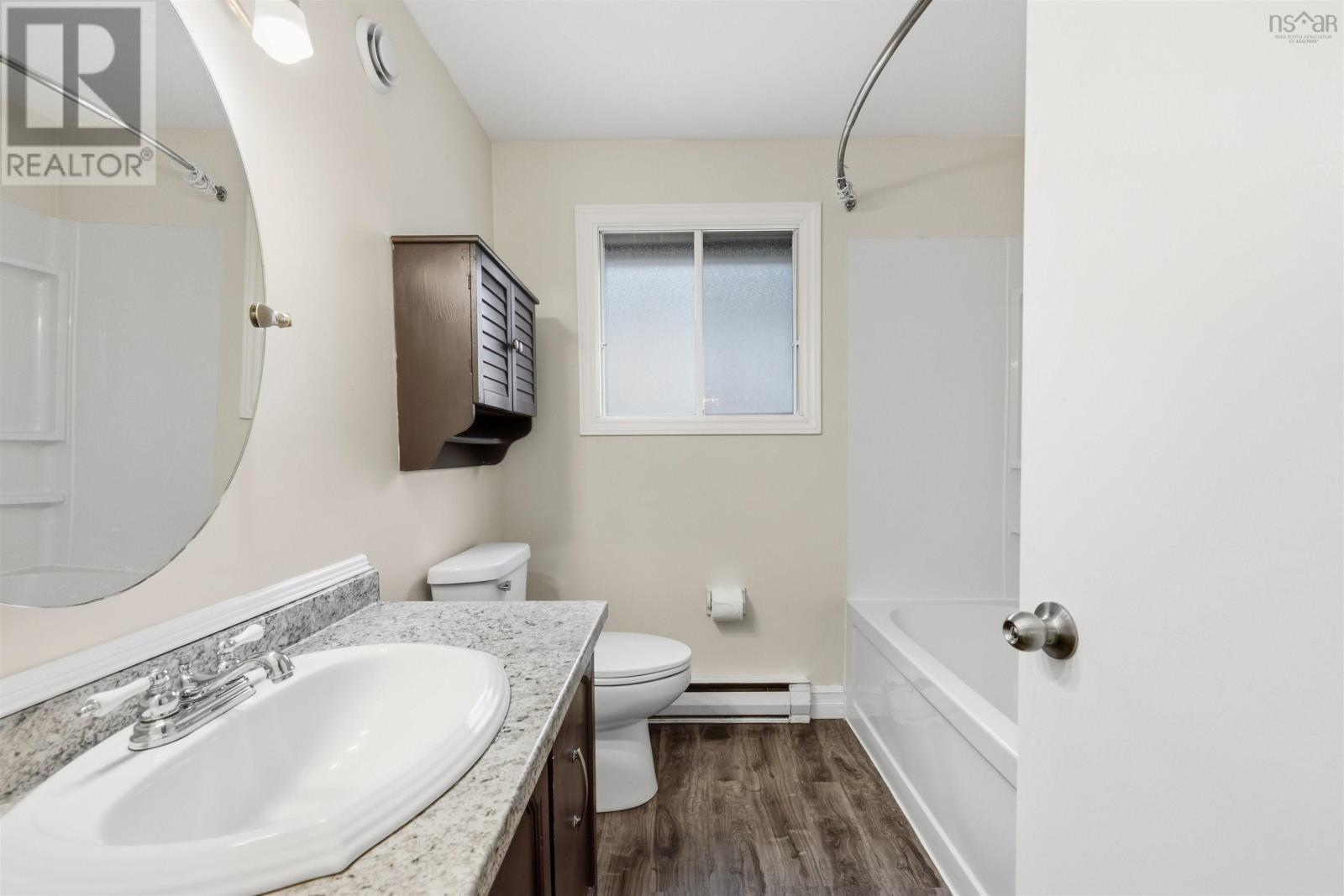 48 Regal Road Property Photo 20