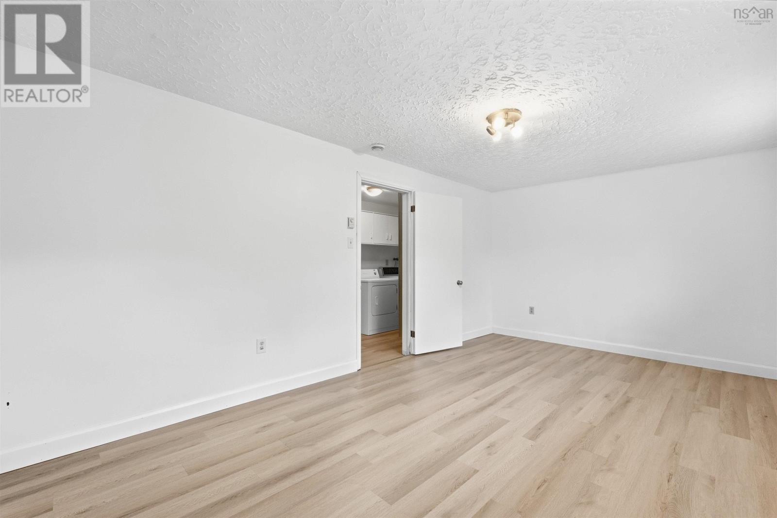 48 Regal Road Property Photo 28