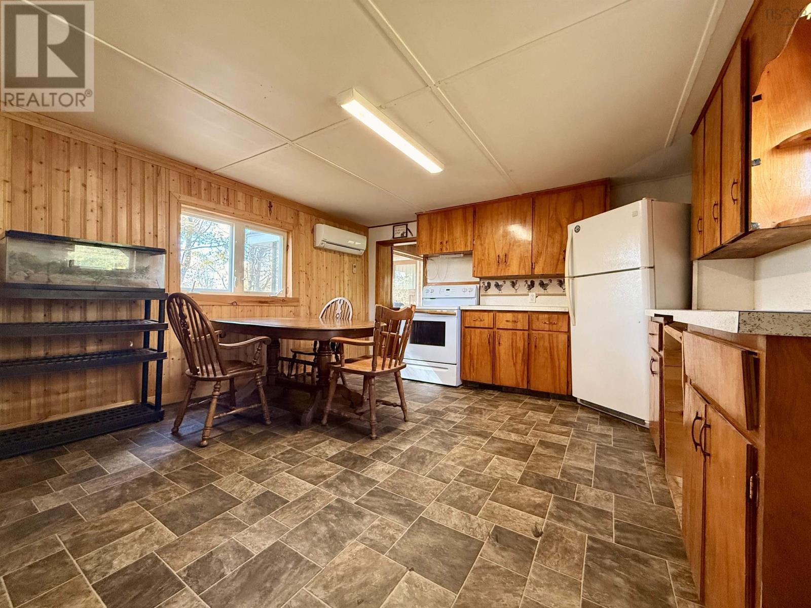 4466 Highway 302 Property Photo 4