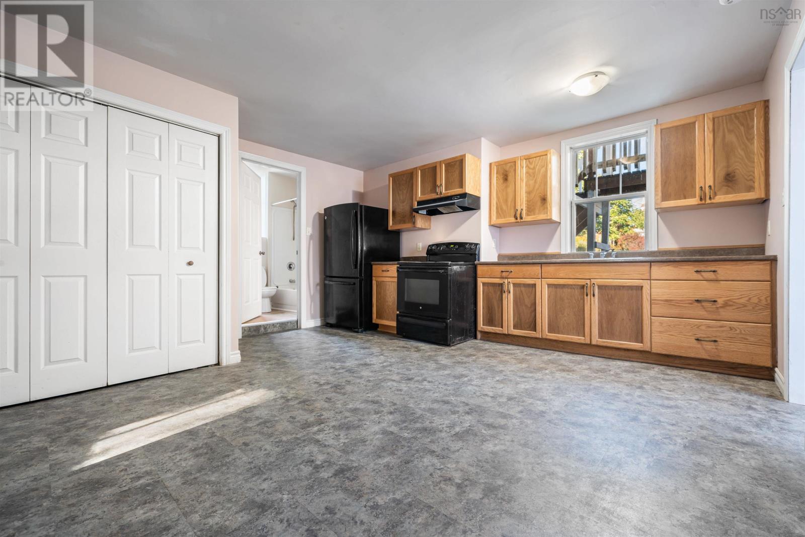 86 Denoon Street Property Photo 6