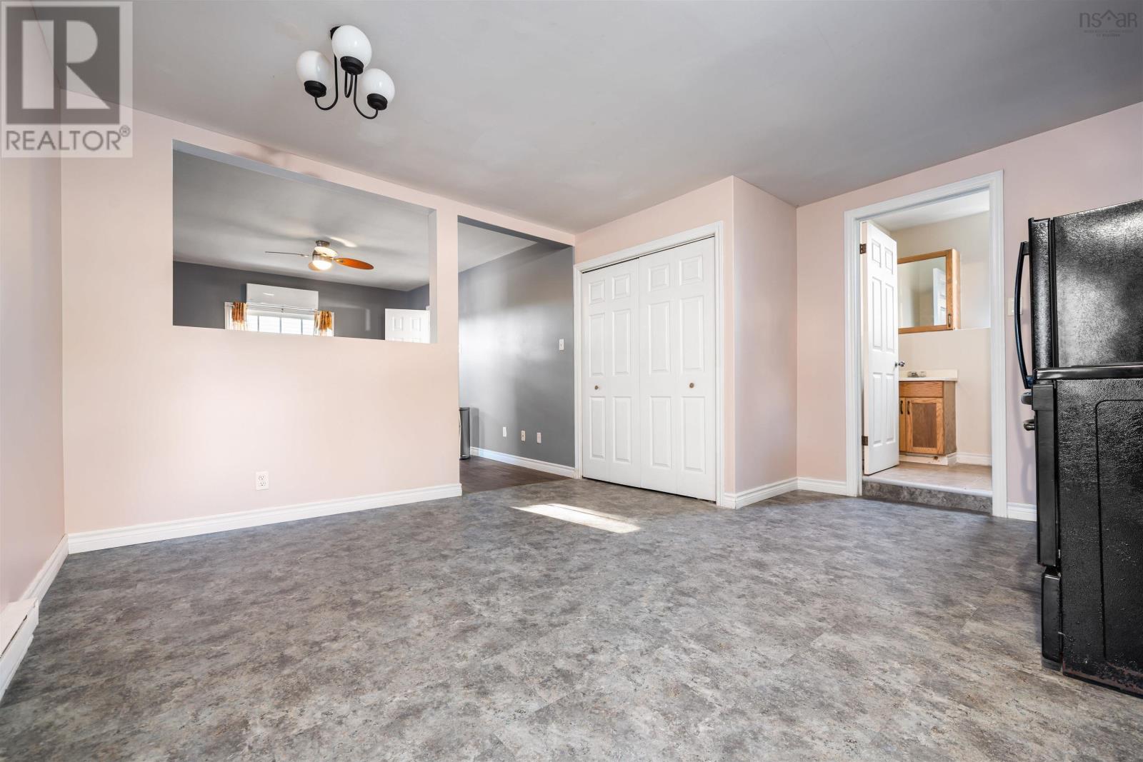 86 Denoon Street Property Photo 14