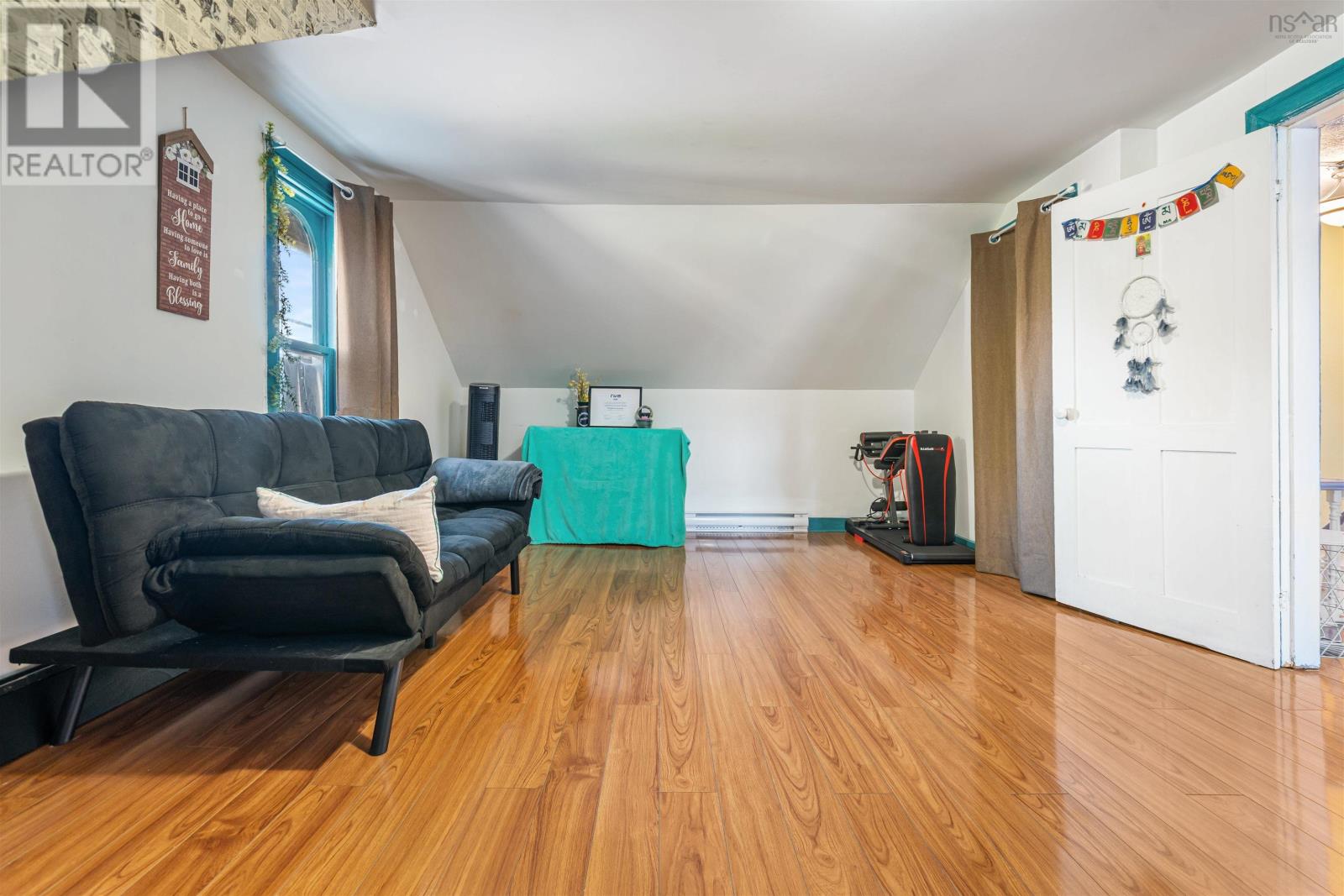 86 Denoon Street Property Photo 36