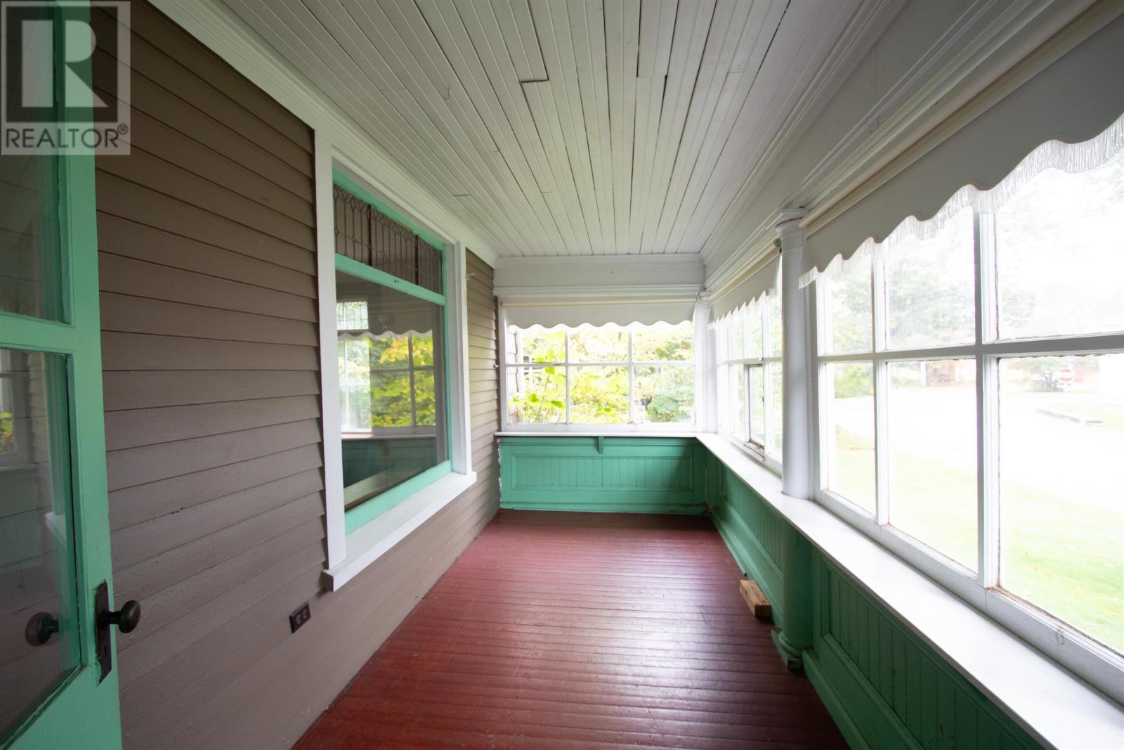 211 Notre Dame Street Property Photo 2