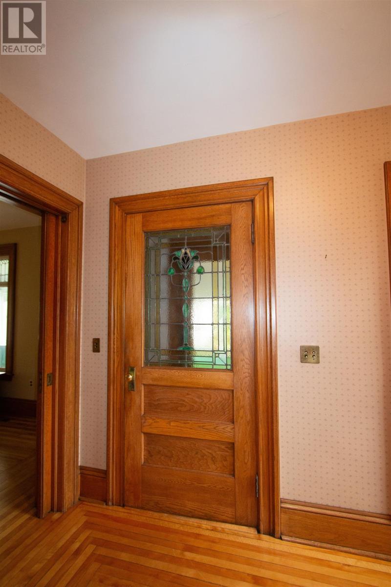 211 Notre Dame Street Property Photo 3