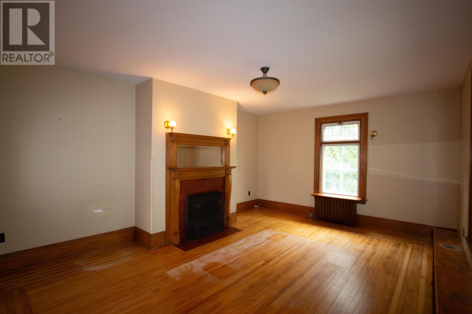 211 Notre Dame Street Property Photo 6