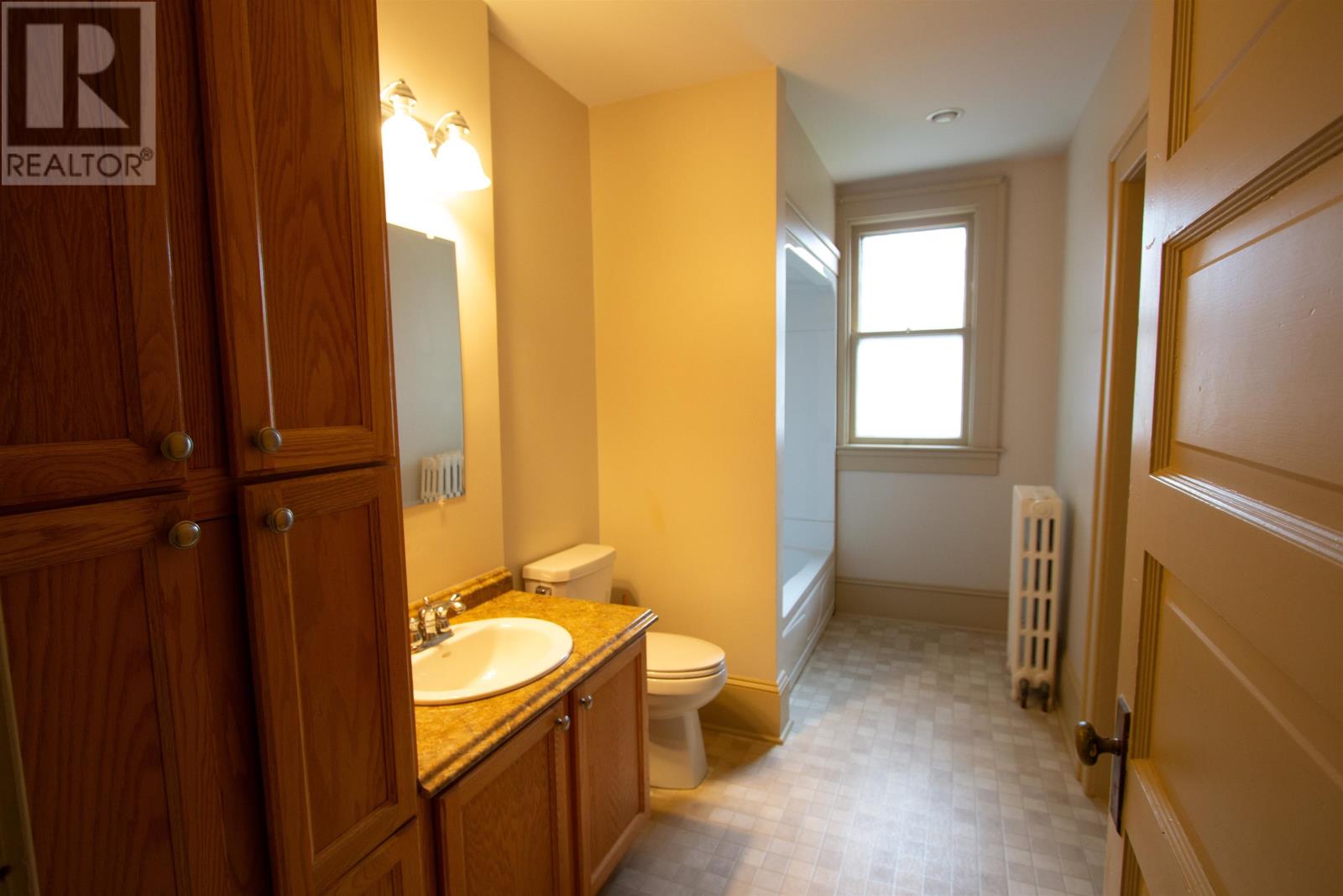 211 Notre Dame Street Property Photo 14