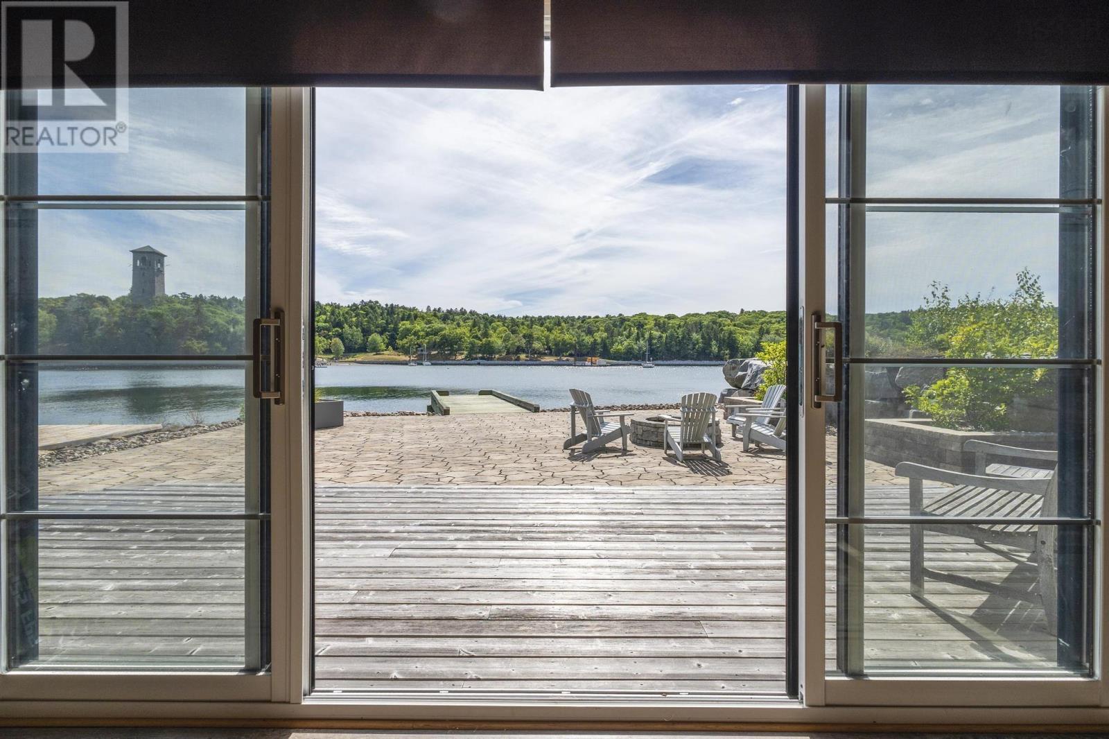 1170 Rockcliffe Street Property Photo 46