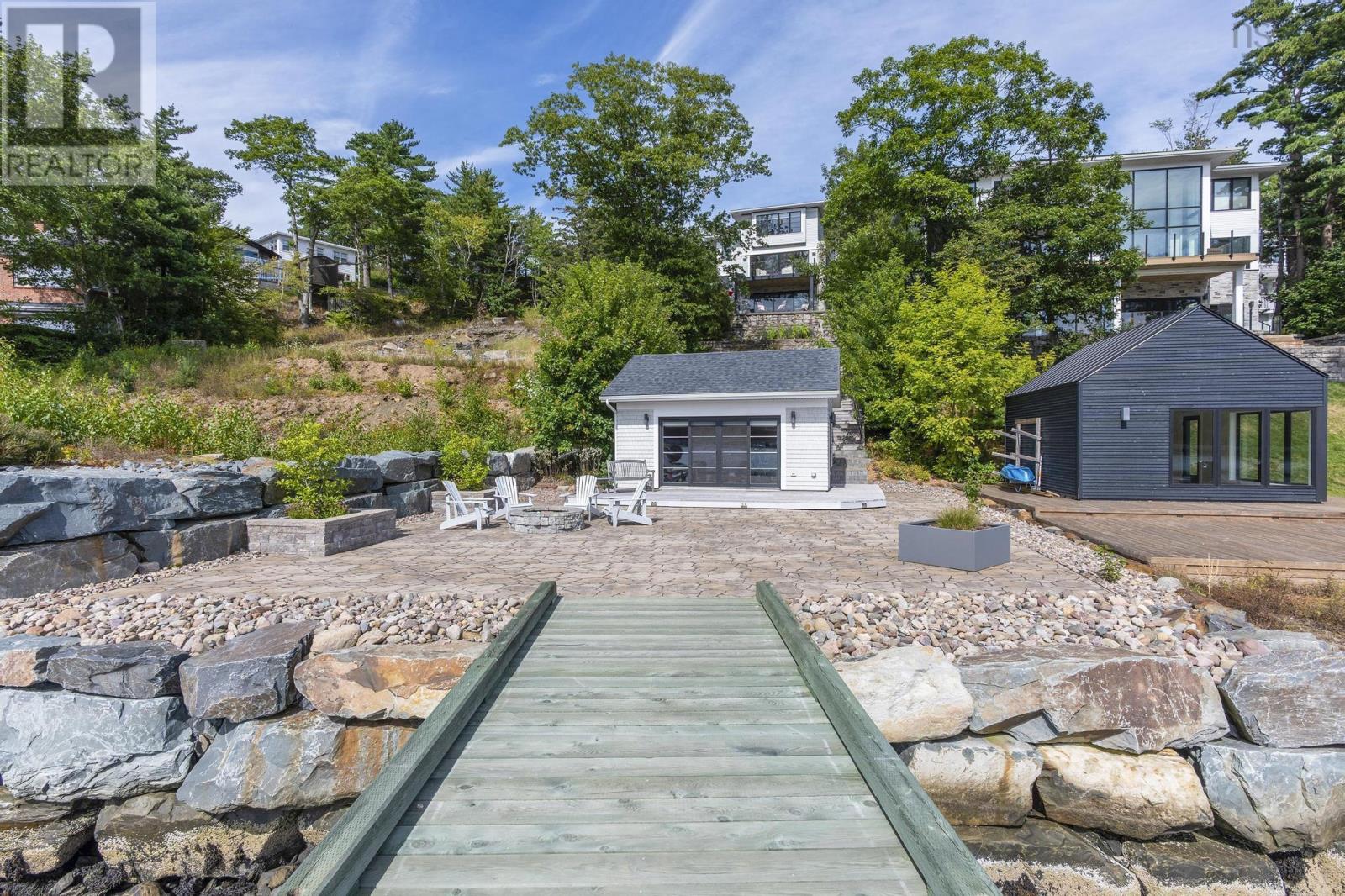 1170 Rockcliffe Street Property Photo 49
