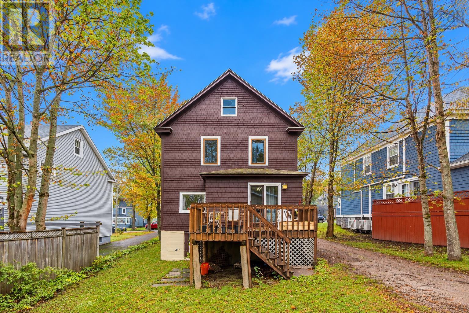 208 Whitney Avenue Property Photo 4