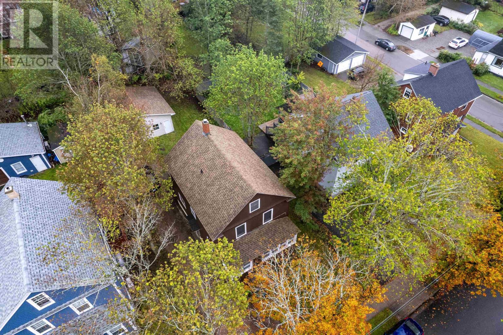 208 Whitney Avenue Property Photo 8