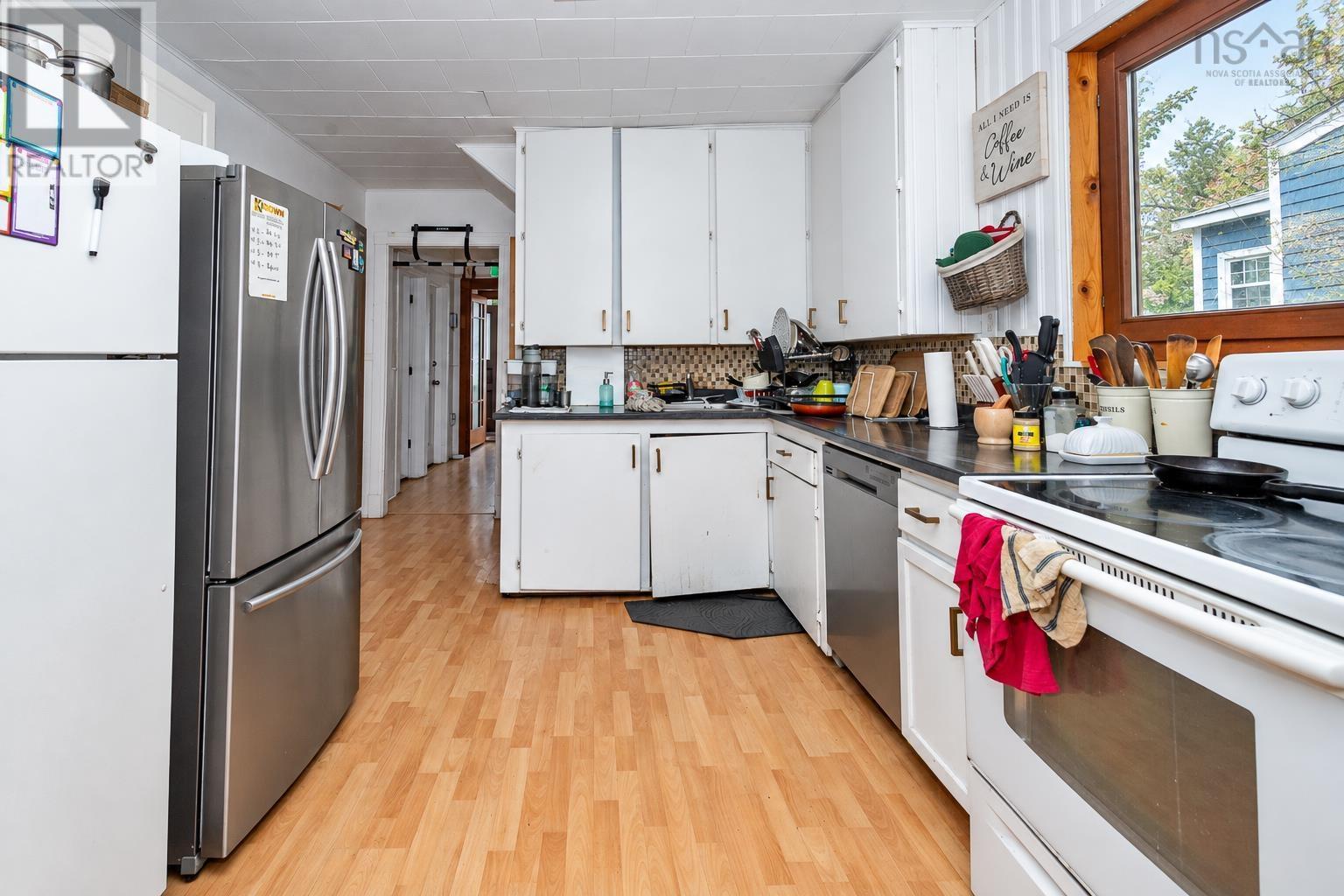 208 Whitney Avenue Property Photo 12