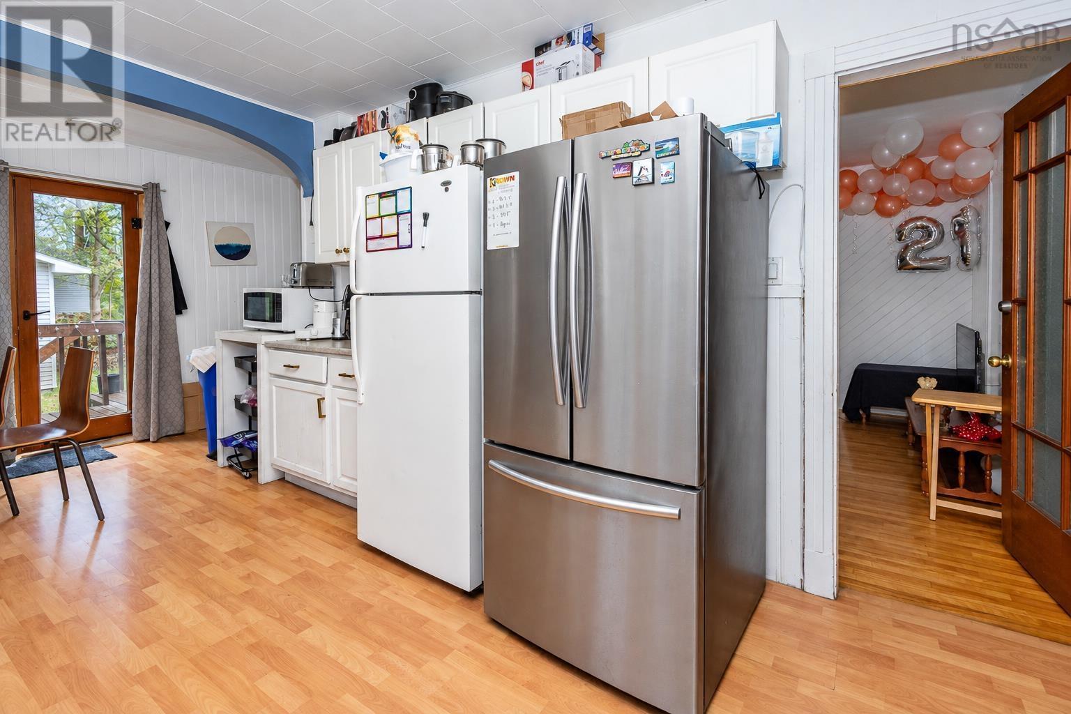 208 Whitney Avenue Property Photo 14