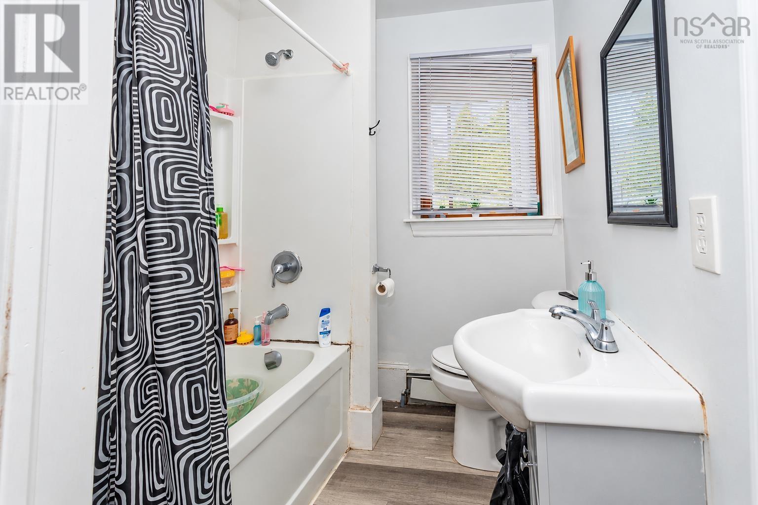 208 Whitney Avenue Property Photo 16
