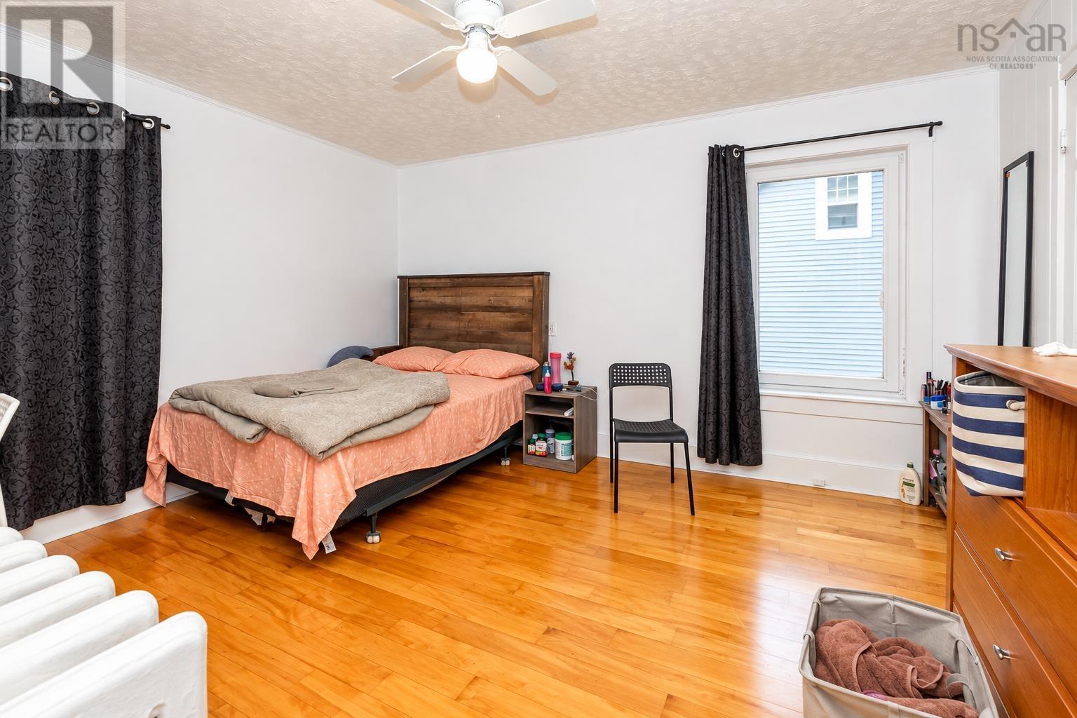 208 Whitney Avenue Property Photo 27