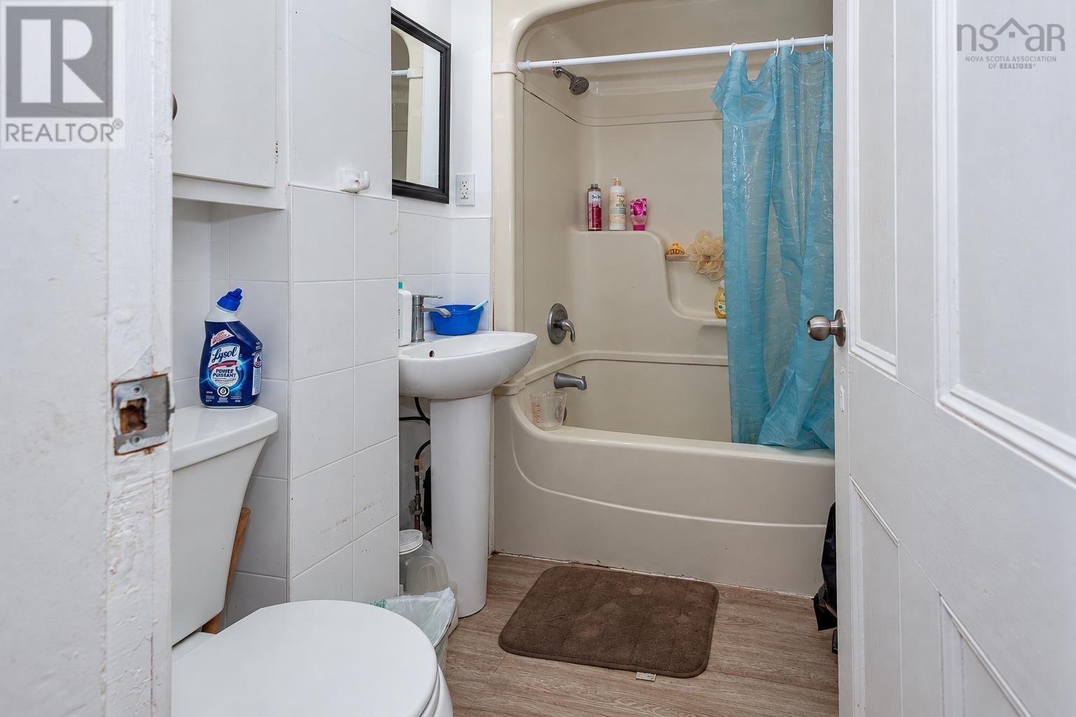 208 Whitney Avenue Property Photo 30