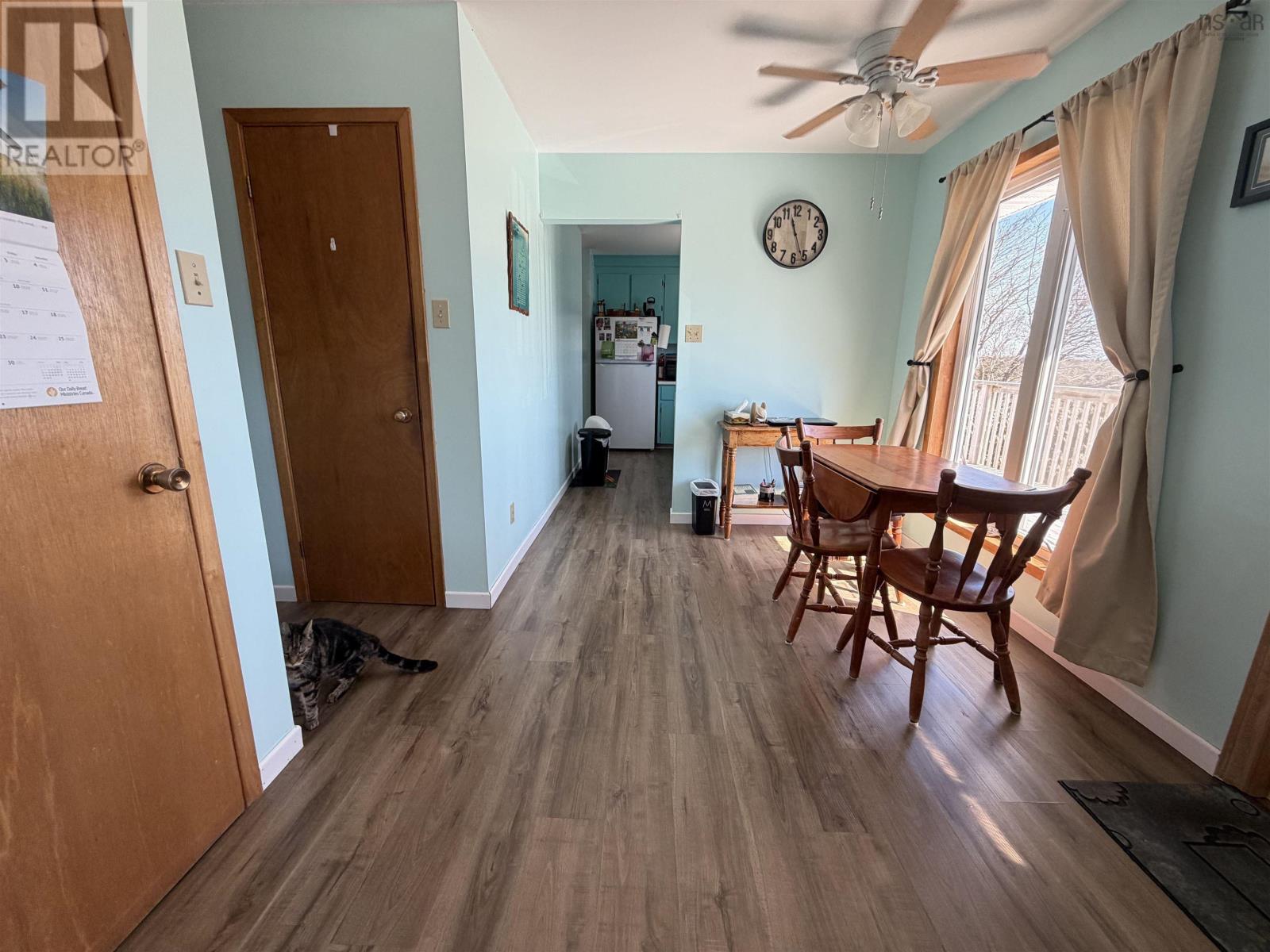 28019 Highway 7 Property Photo 7