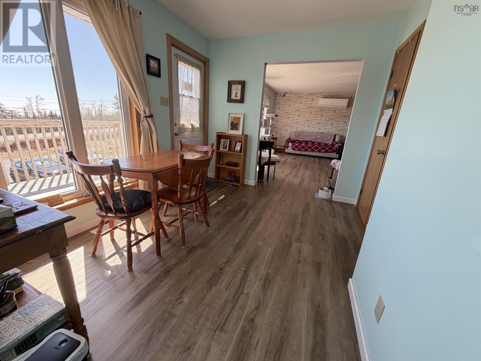 28019 Highway 7 Property Photo 13