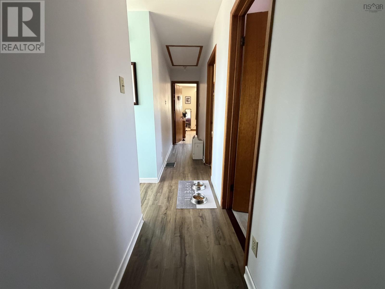 28019 Highway 7 Property Photo 18