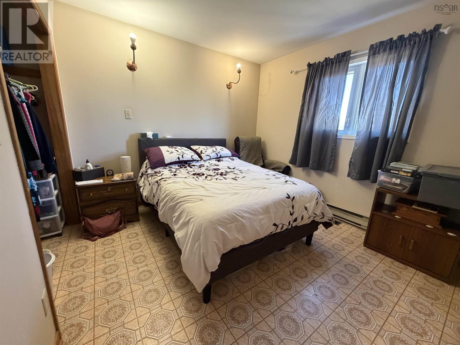 28019 Highway 7 Property Photo 19