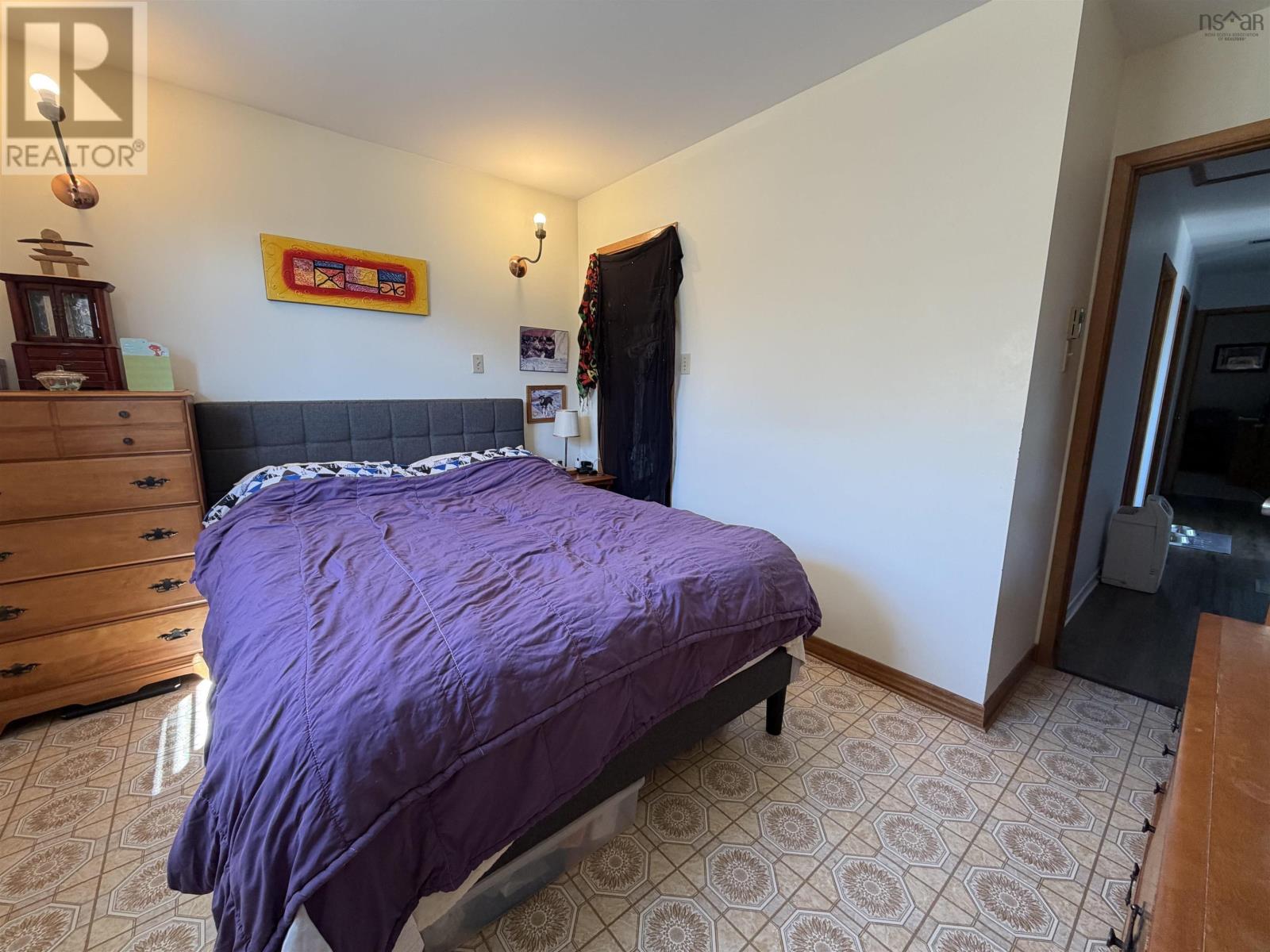 28019 Highway 7 Property Photo 23