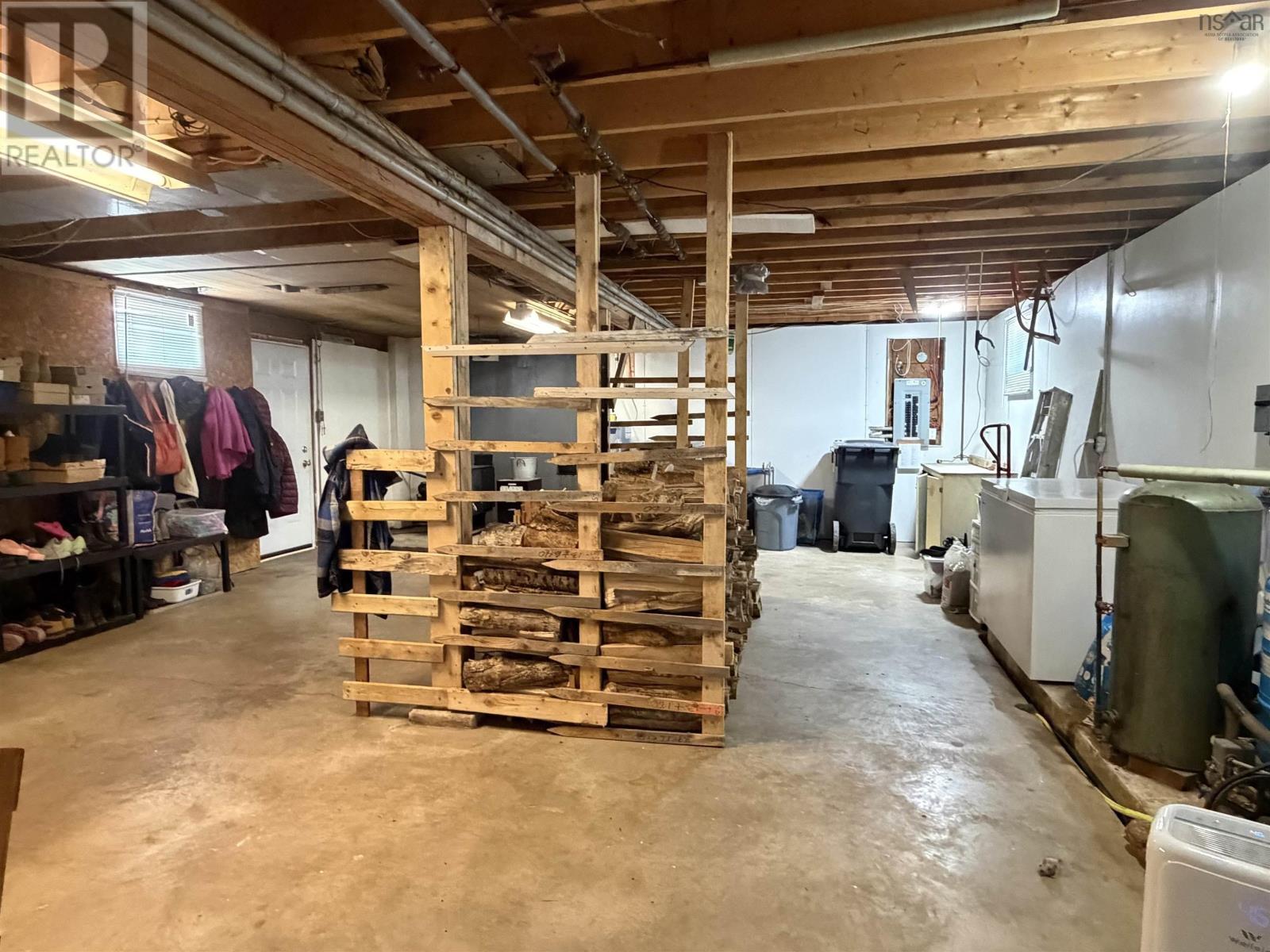28019 Highway 7 Property Photo 28
