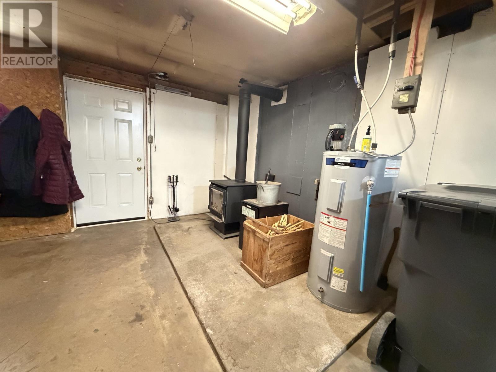 28019 Highway 7 Property Photo 30