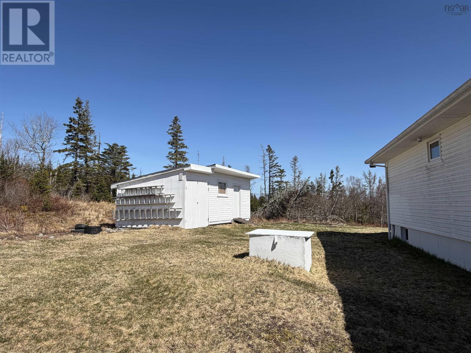 28019 Highway 7 Property Photo 42