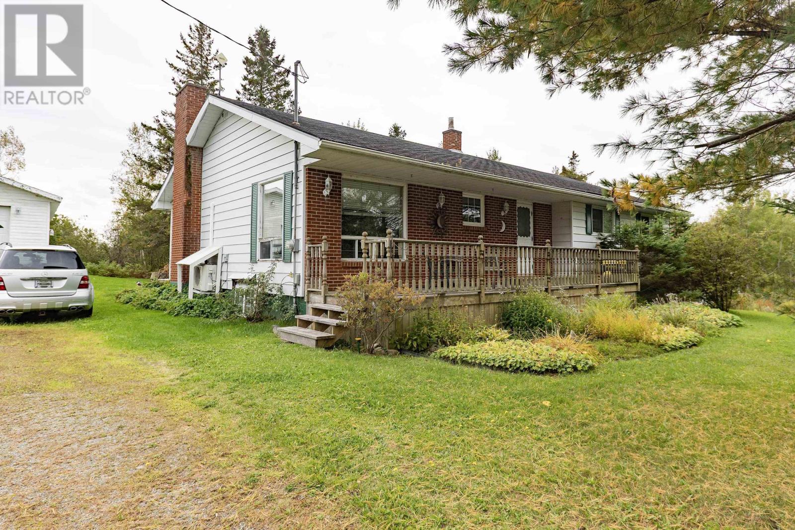 5862 Highway 6 Property Photo 1