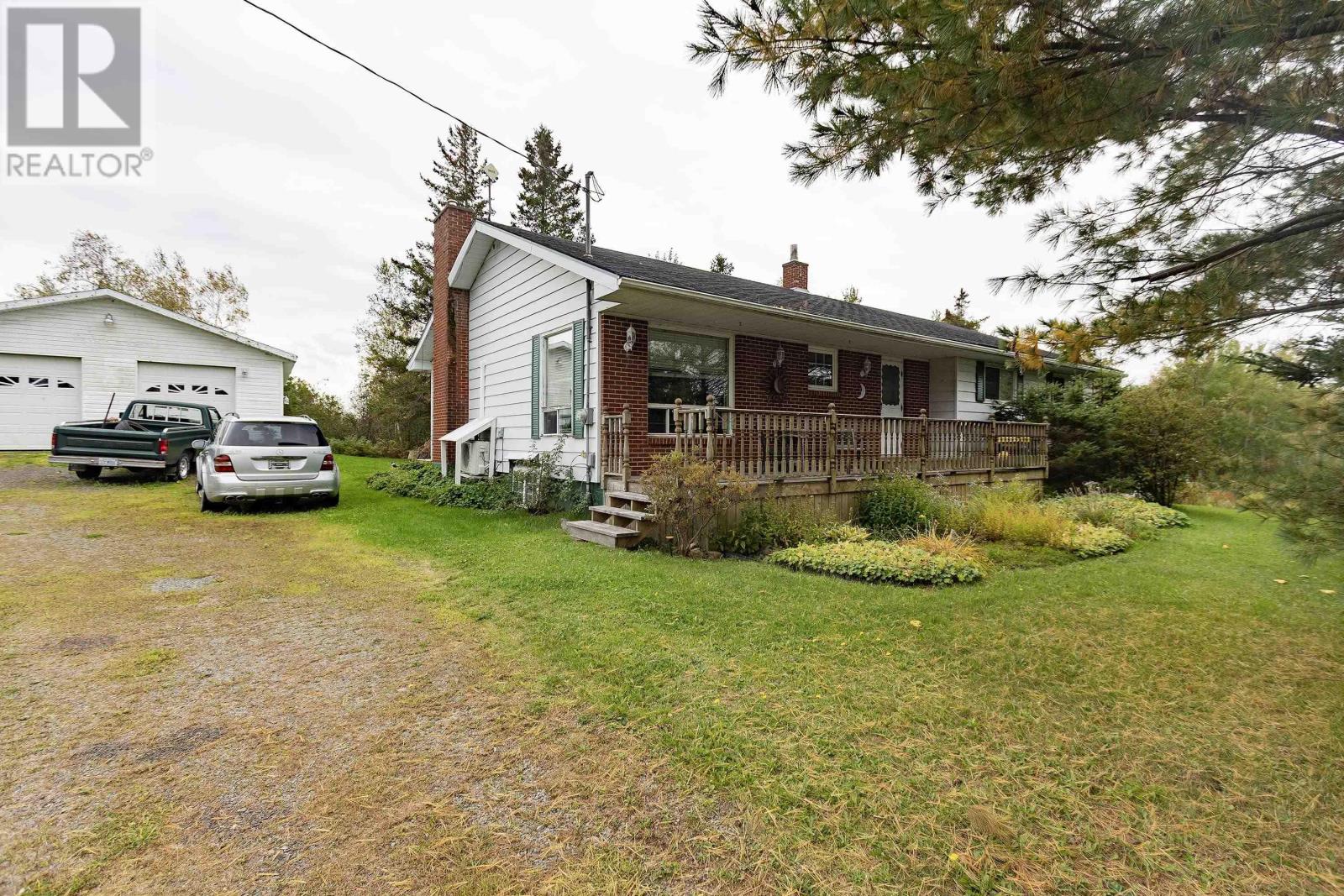 5862 Highway 6 Property Photo 3