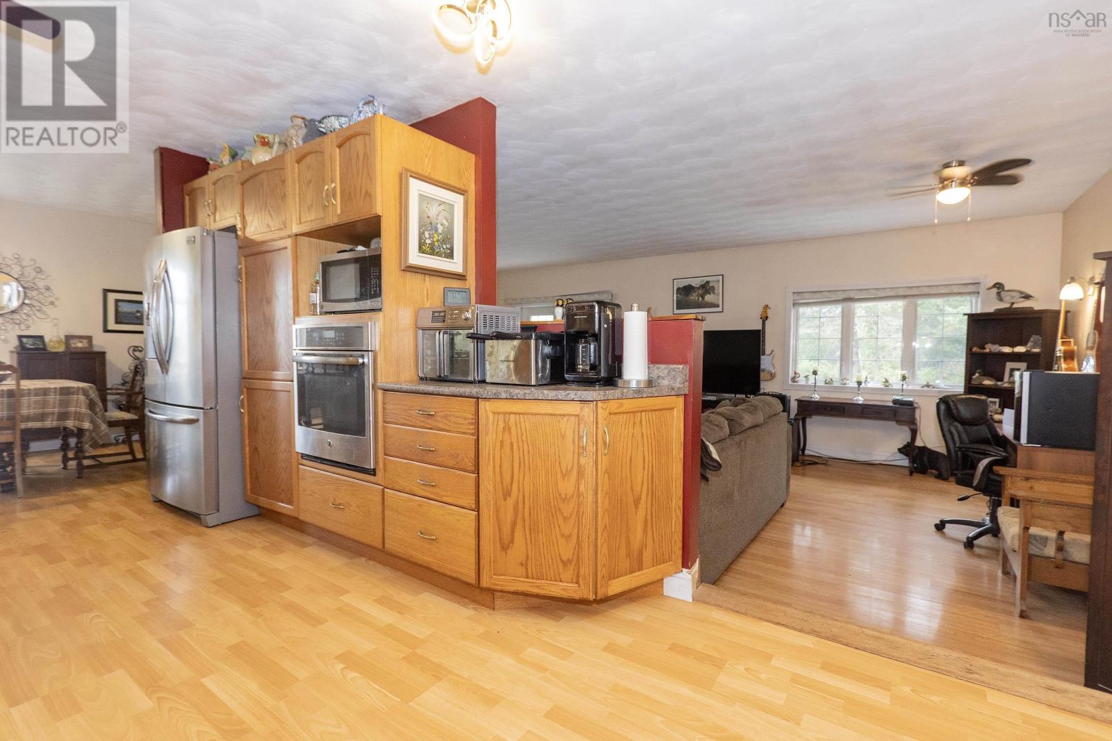 5862 Highway 6 Property Photo 8