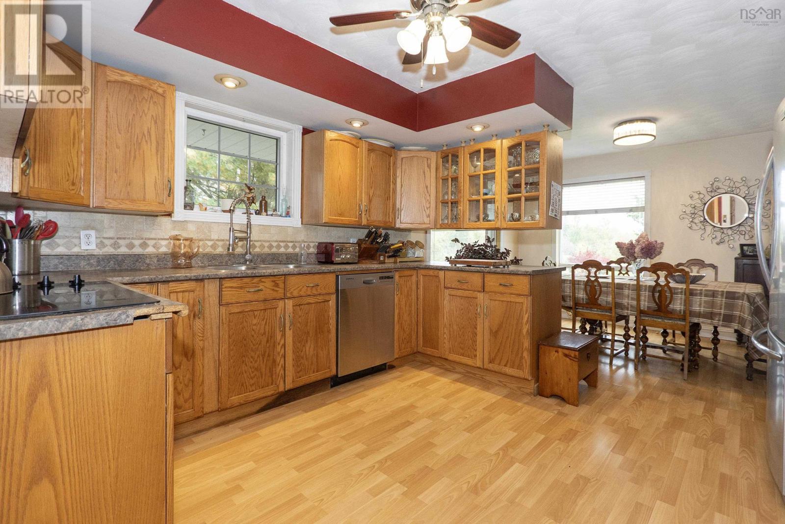 5862 Highway 6 Property Photo 9